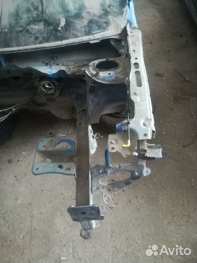 Четверть передняя левая Renault Megane 2