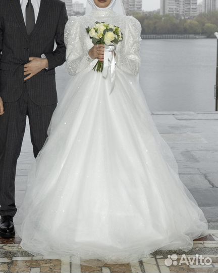 Свадебное платье