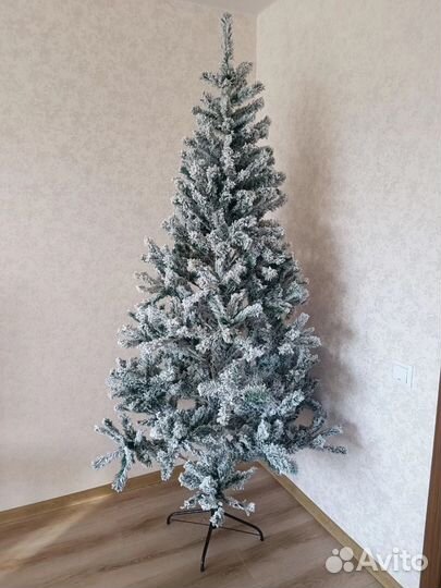 Елка искусственная заснеженная
