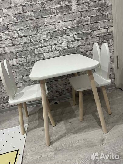 Детский стол со стульями