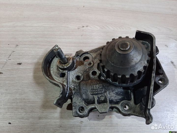 Помпа K7M Renault Megane Classic