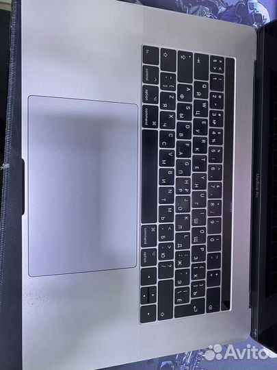 Apple macbook pro 15 2017 Tachbar 512/16
