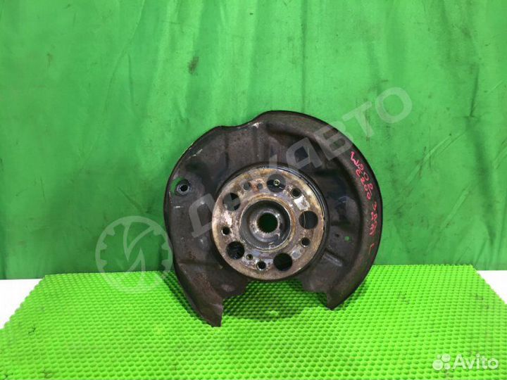 Цапфа (кулак) задняя левая Mercedes-Benz C W202