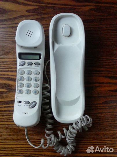 Телефон кнопочный проводной