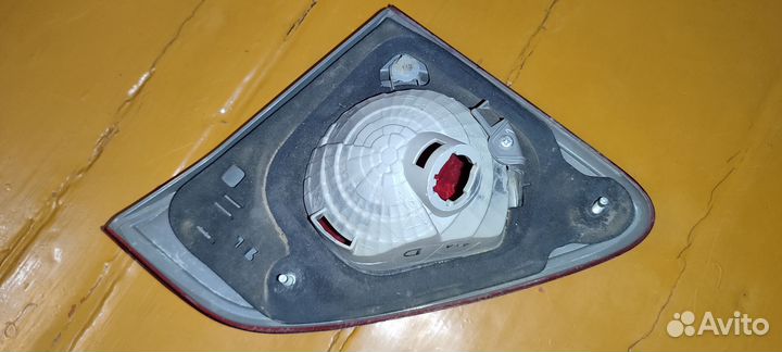 Тоëта фонарь задний