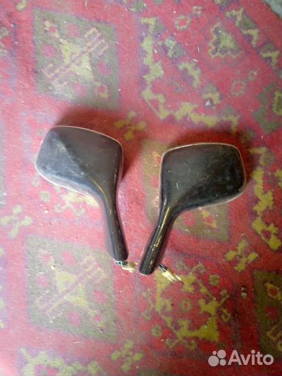 Зеркало заднего вида