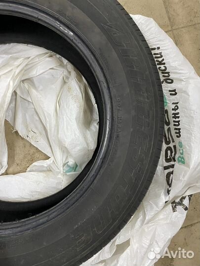 Bridgestone Dueler H/L 400 215/70 R17