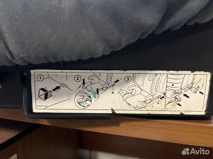 Детское кресло в авто