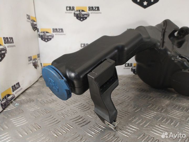 Бачок омывателя Mercedes-Benz C-class