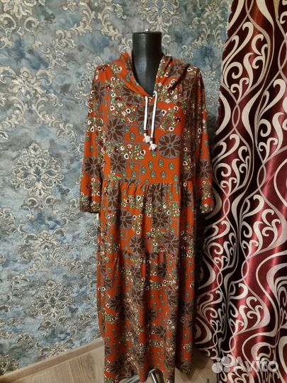 Мусульманское платье с капюшоном