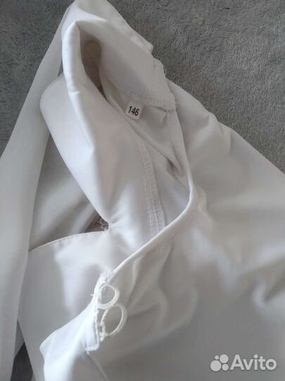 Блузка белая