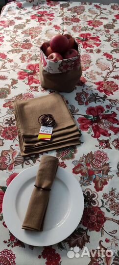 Скатерть с салфетками