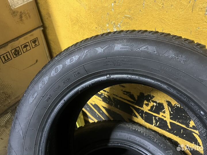 Goodyear UltraGrip Ice 215/60 R16