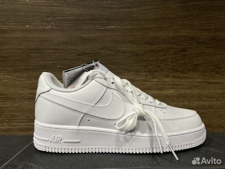 Кастомные кроссовки