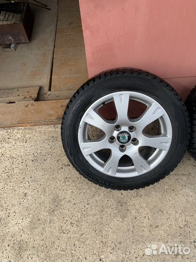 Литые диски с зимней ризиной R16 5/112