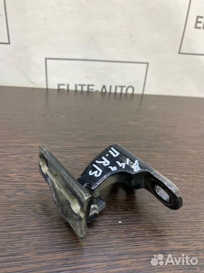 Петля двери задняя правая Bmw 7 E66 2002