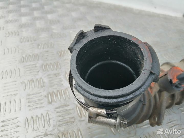 Патрубок воздушного фильтра Рено Мастер 2 DCI 2.5