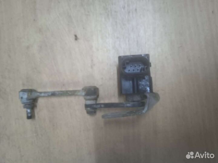 Датчик положения кузова BMW 5 E39 m47 бмв 5 е39