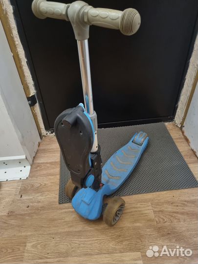 Самокат детский трехколесный с сиденьем