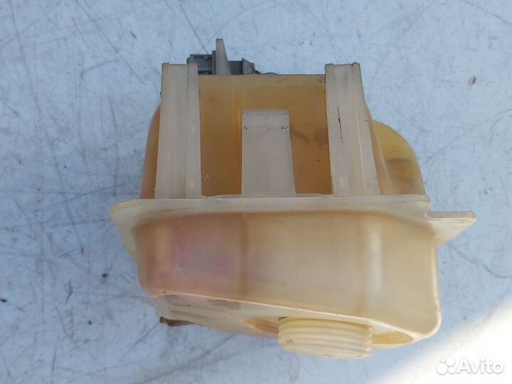 Расширительный бачок Volvo 850