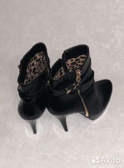 Демисезонные женские ботильоны на каблуке (38р)