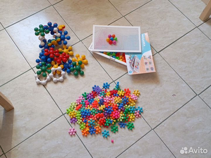 Разные наборы игрушек