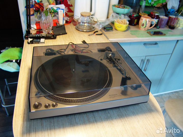 Проигрыватель Technics SL-1300