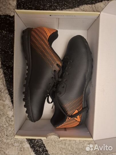 Футбольные бутсы