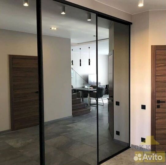 Дверный шкаф