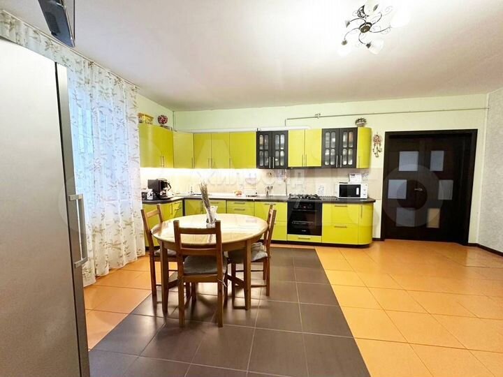 Дом 319,6 м² на участке 7,9 сот.