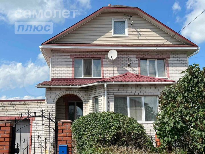 Дом 175,9 м² на участке 13 сот.