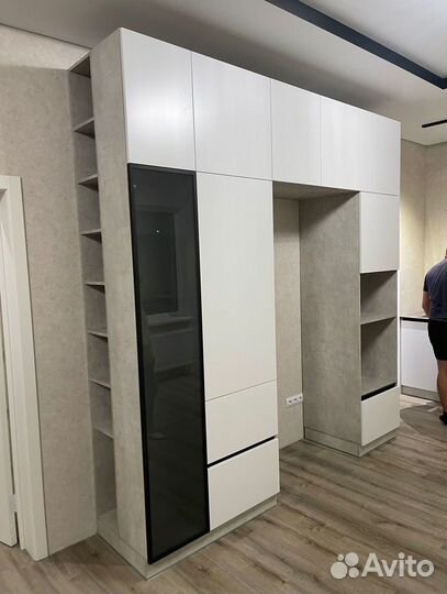 Шкаф в прихожую от фабрики