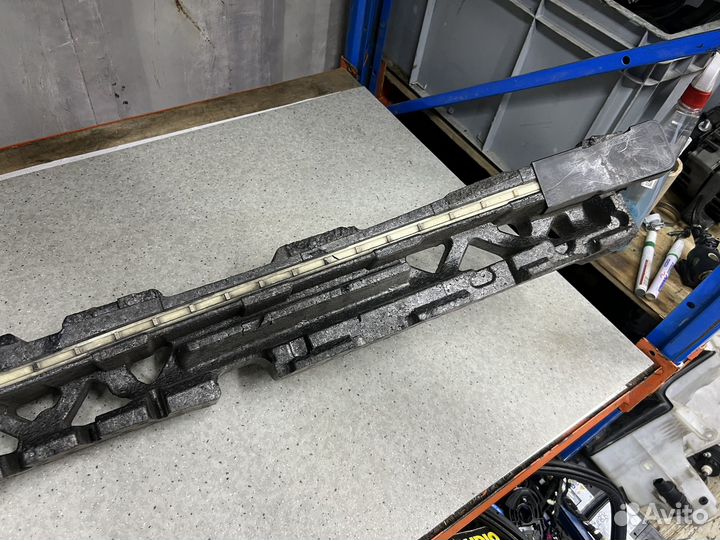 Абсорбер переднего бампера BMW F10 F11