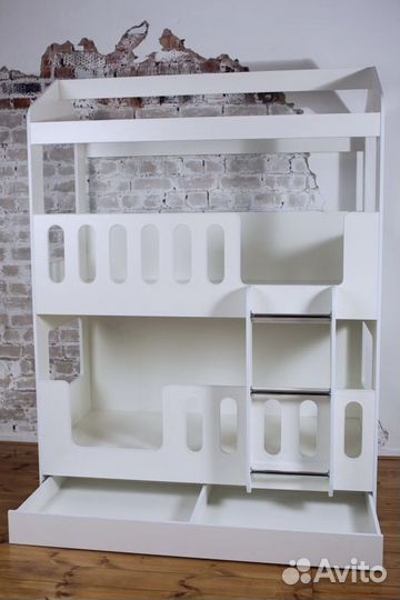 Детская кровать домик