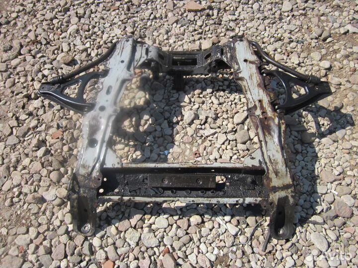 Подрамник Рено Меган 1