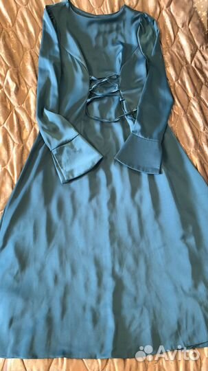 Атласное платье