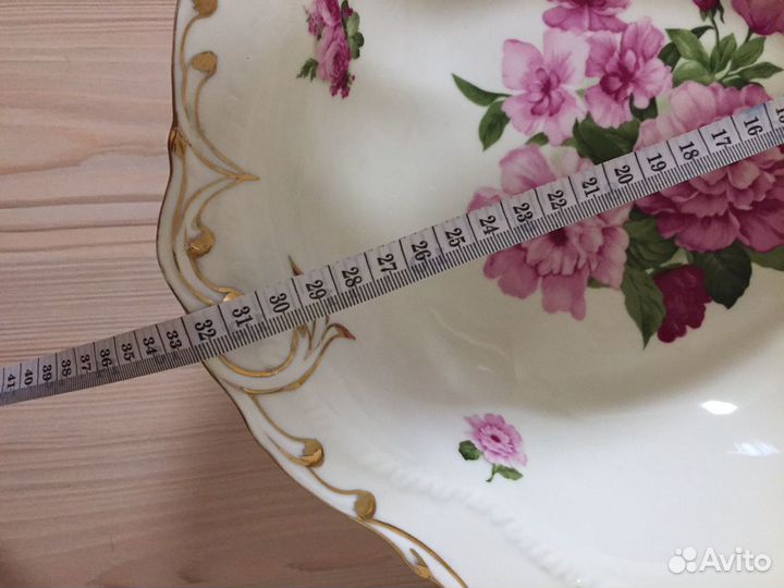 Ваза для фруктов на ножке