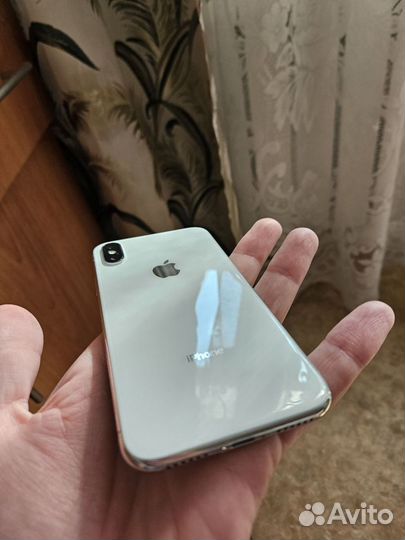 iPhone X, 64 ГБ