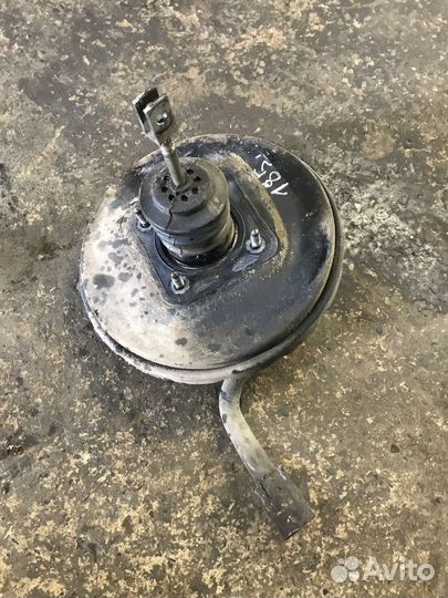 Вакуумный усилитель тормозов Renault Logan