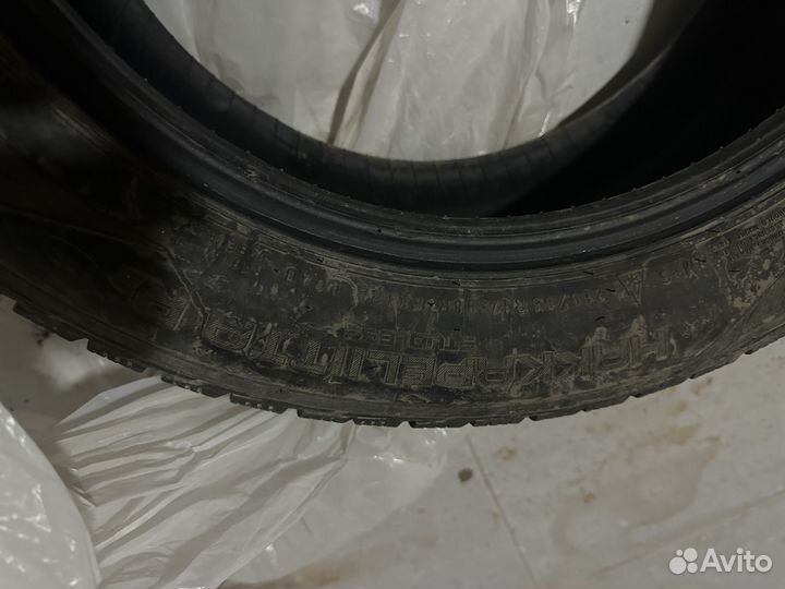 Nokian Tyres Hakkapeliitta R2 215/55 R17