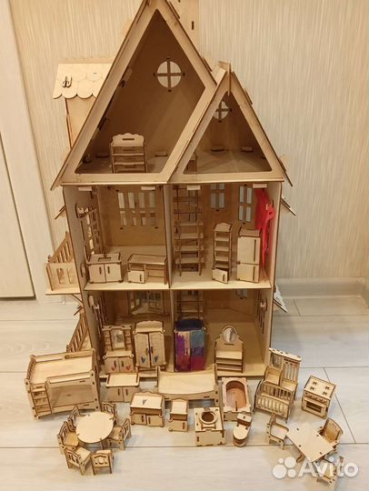 Домик кукольный деревянный