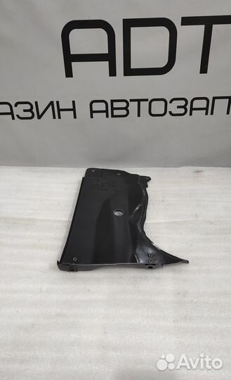 Пыльник двигателя левый боковой Mazda 3 BK BL