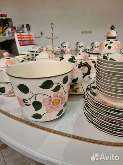 Набор столовой посуды,чайный +кофейный