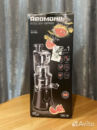 Соковыжималка шнековая Redmond RJ-912S