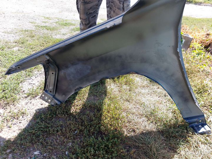 Крыло переднее правое toyota land cruiser 200 15г