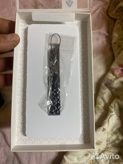 Чехлы на телефон