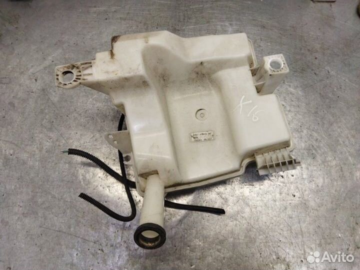 Бачок омывателя лобового стекла Ford Focus 3