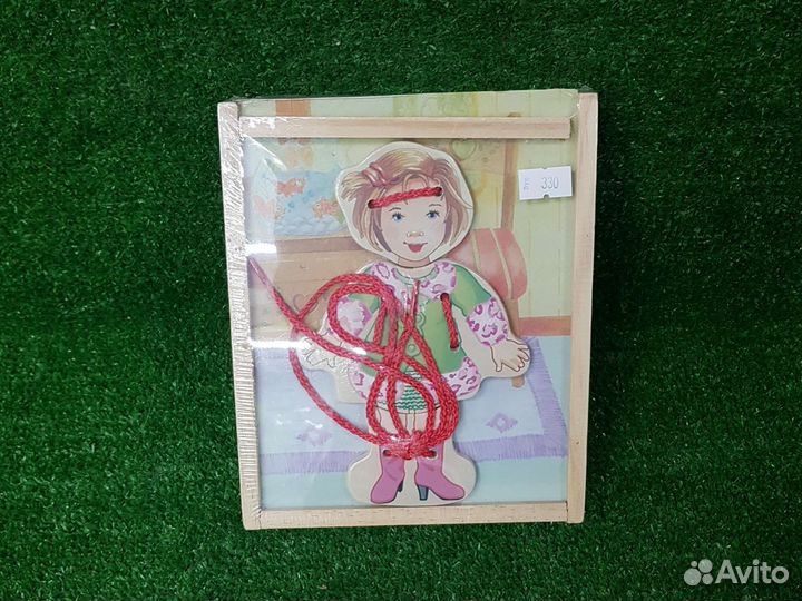 Игрушка-шнуровка