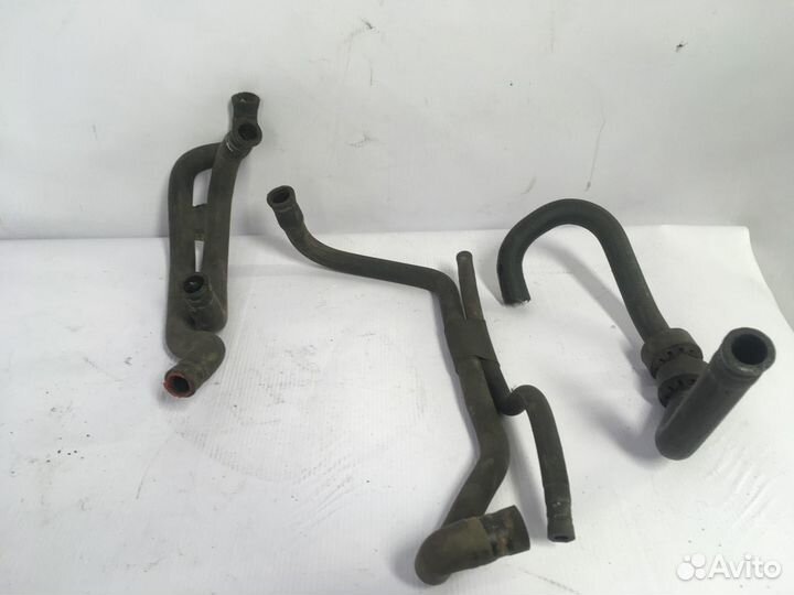 Патрубок системы охлаждения VolksWagen Golf 4