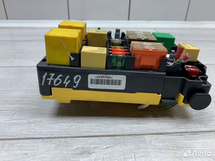 Блок реле и предохранителей Peugeot 208 хэтчбек